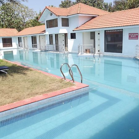 Village Retreat Chennai Exteriör bild